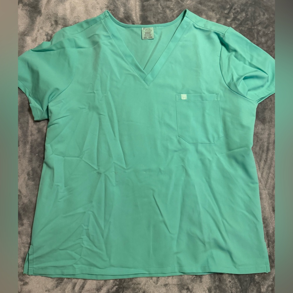 Garde Malade Surgical Green Teal Scrub Top